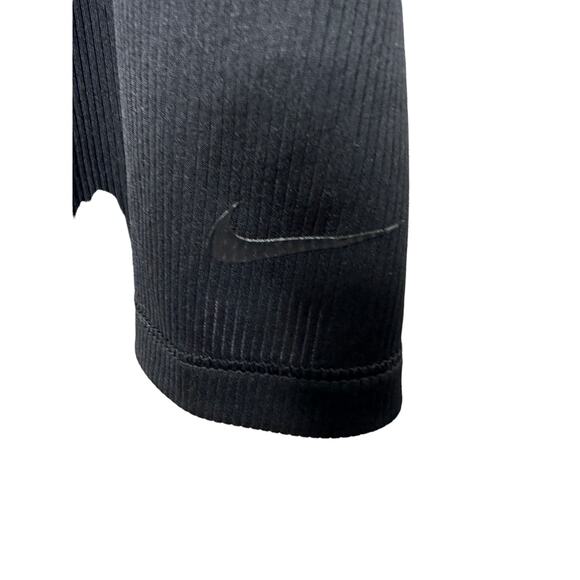 Nike Dri-Fit Slim Fit Black Racerback Tank Top Women's Size Large - Picture 3 of 4